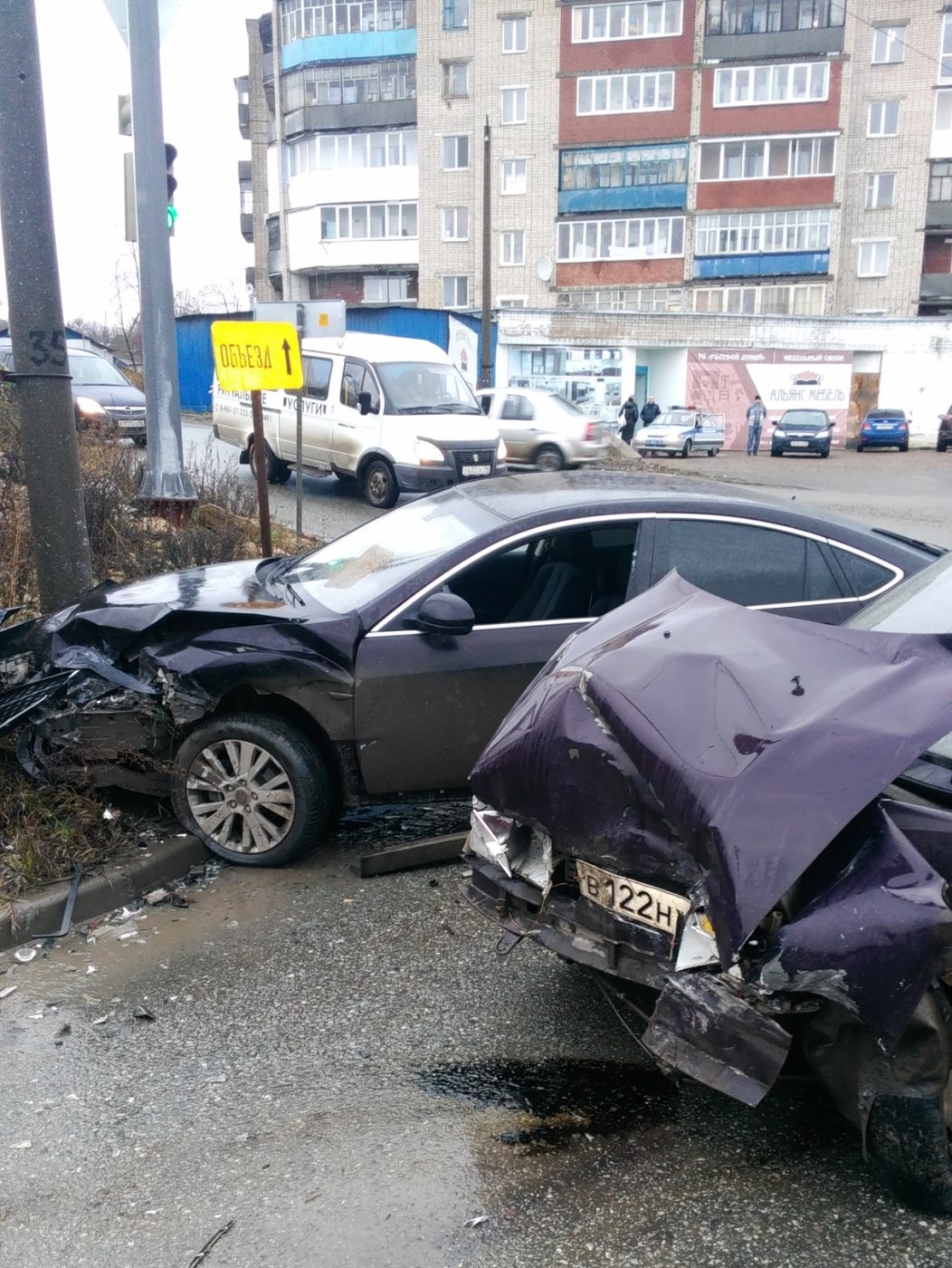 В утреннем ДТП у «Голубого Дуная» пострадал маленький ребенок Красноуфимск  Онлайн