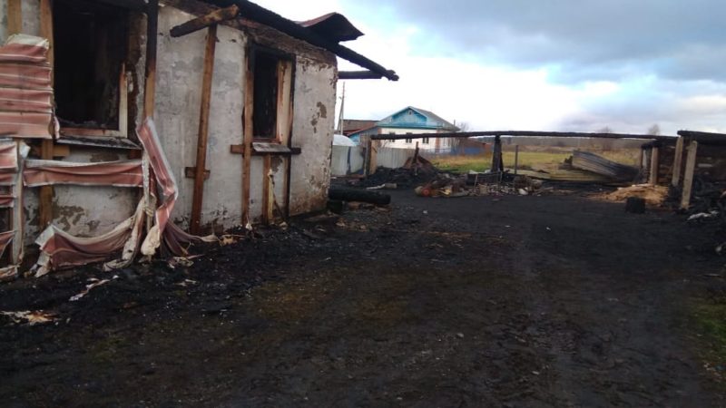 «Они разбирают часть своей жизни»: пять историй о том, как украинцы отстраивают разрушенные дома