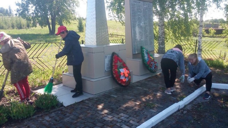 Красноуфимск 10 дней. Трудовой отряд в школе. День села в Красноуфимском районе. Похороны Андрея Кузнецова Красноуфимск.