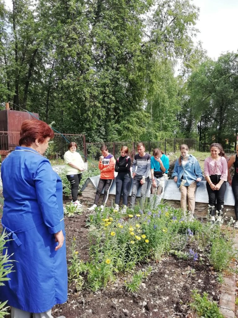 Есть ли в аптекарском огороде туалет