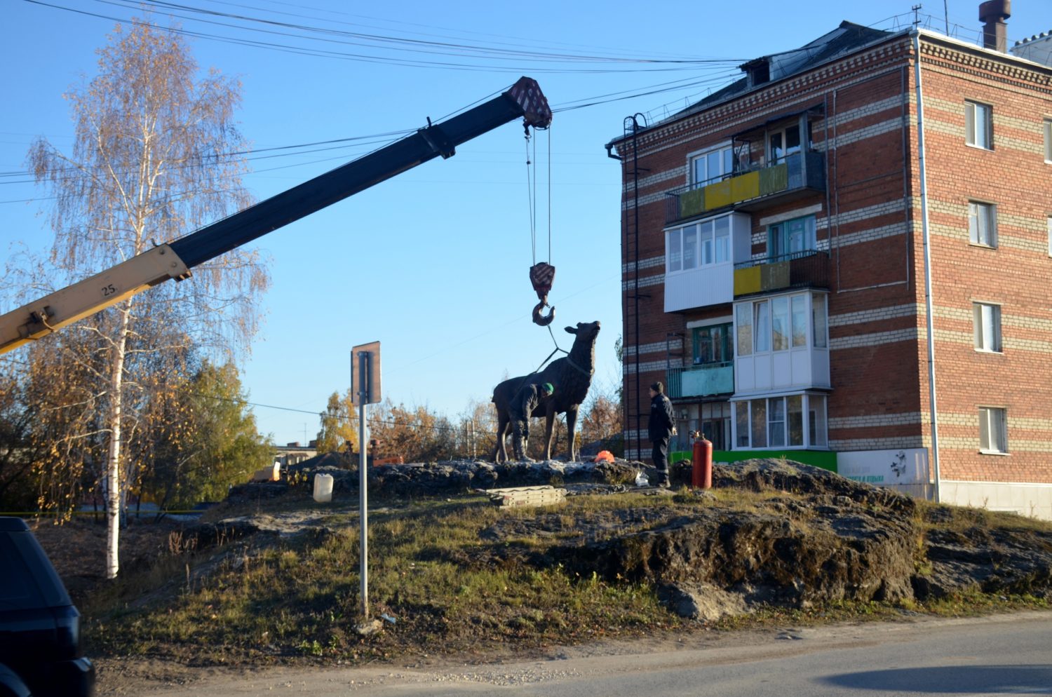 На ул. Советской появился широкорогий олень и новые фонари Красноуфимск  Онлайн