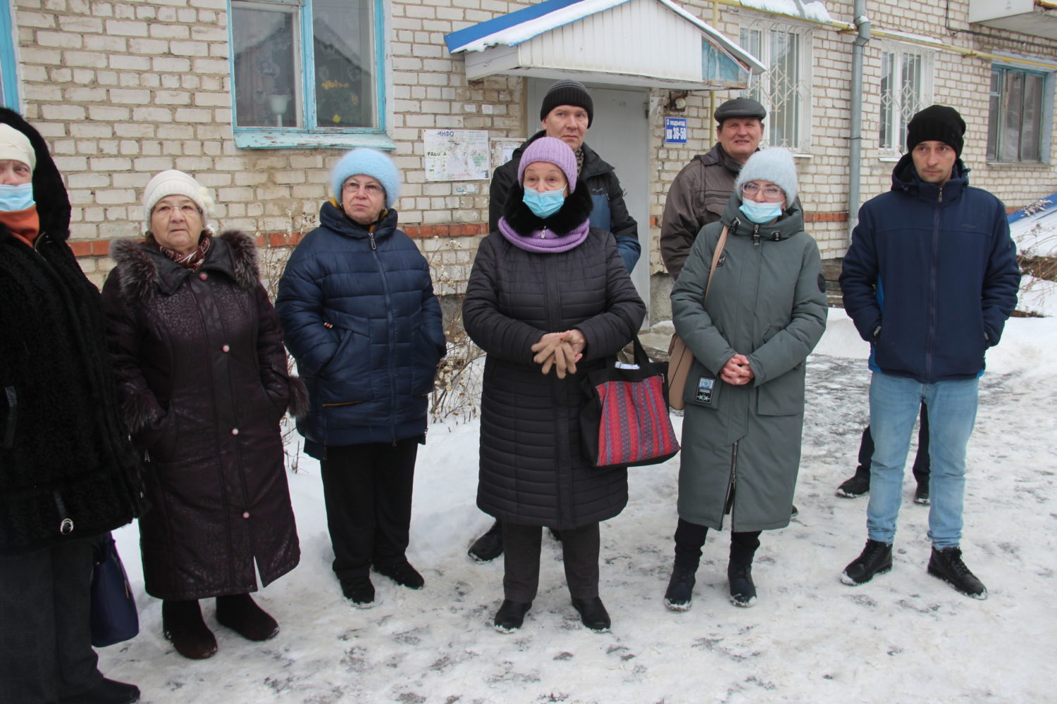 Жители домов на ул. Металлистов рассказали главе города о своих проблемах  Красноуфимск Онлайн