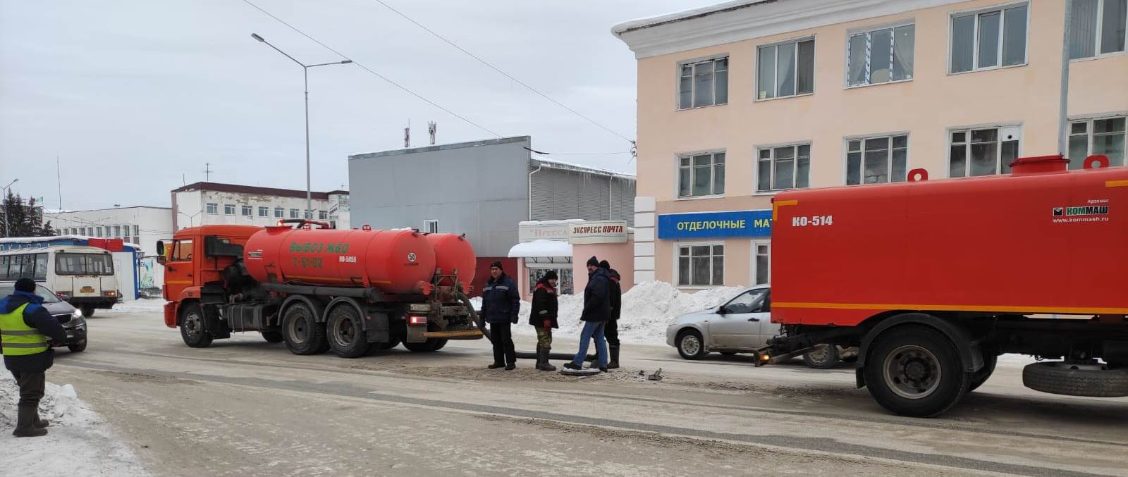 В центре города проходит откачка канализации Красноуфимск Онлайн