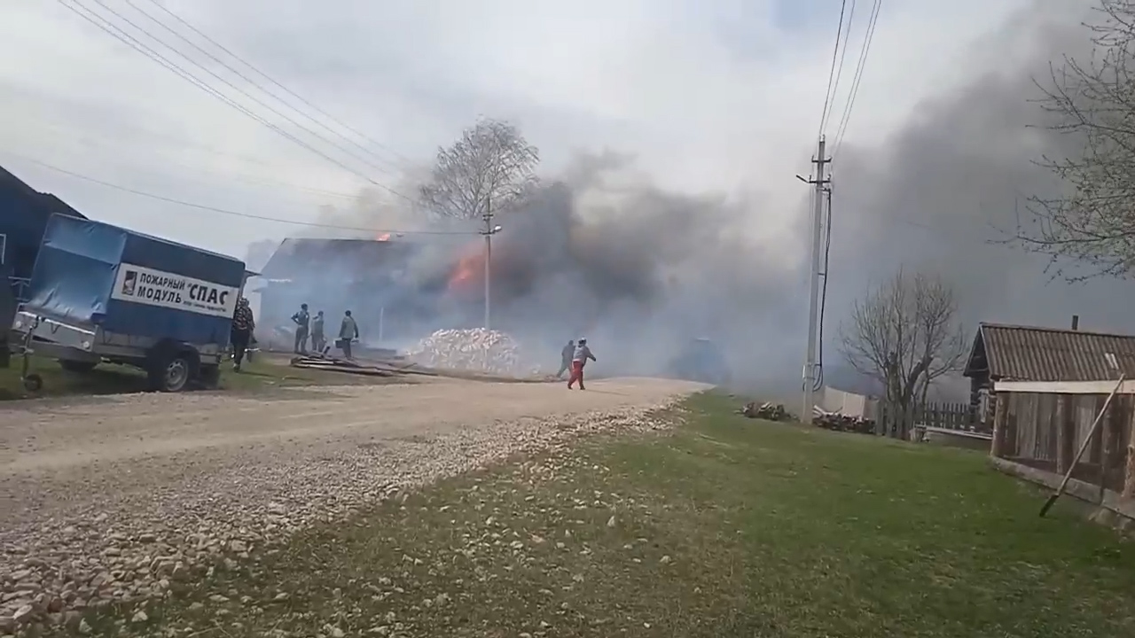 В Усть-Маше сгорело несколько частных домов Красноуфимск Онлайн