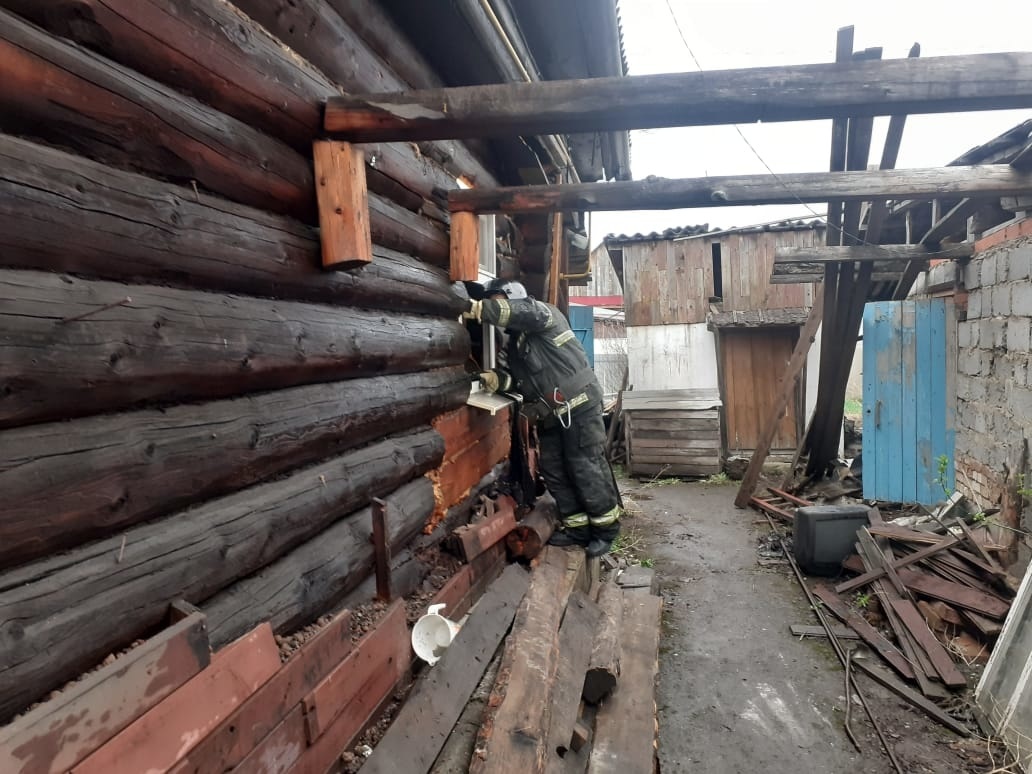 Объявления красноуфимск. Пожар в Красноуфимске вчера. Пожары в Свердловской области. Пожар в Красноуфимске в Учхозе сегодняшней ночью.