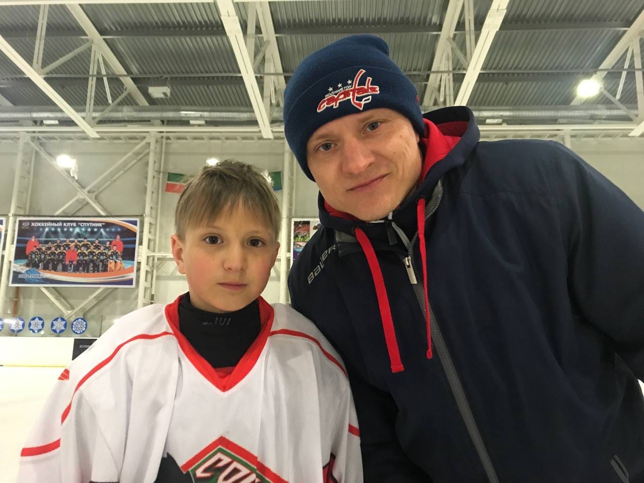 Умер тренер по хоккею. Тренер по хоккею. Детский хоккей Екатеринбург. Хоккейная фотосессия с сыном.