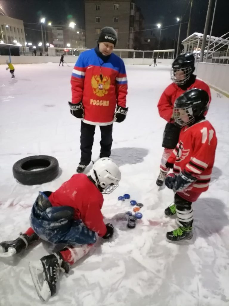 Соревнования по хоккею с шайбой, посвященные открытию спортивного сезона и Дню хоккея в России
