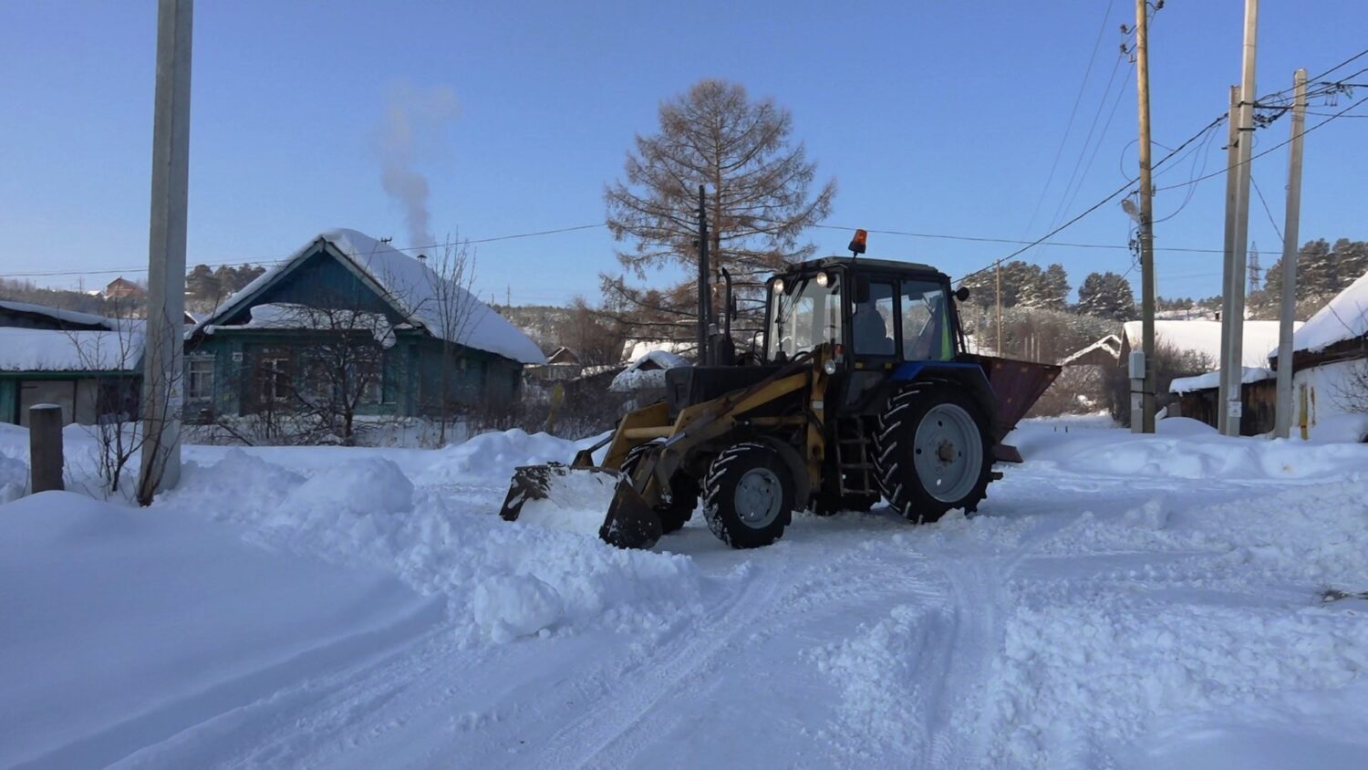 В городе начался вывоз снега Красноуфимск Онлайн