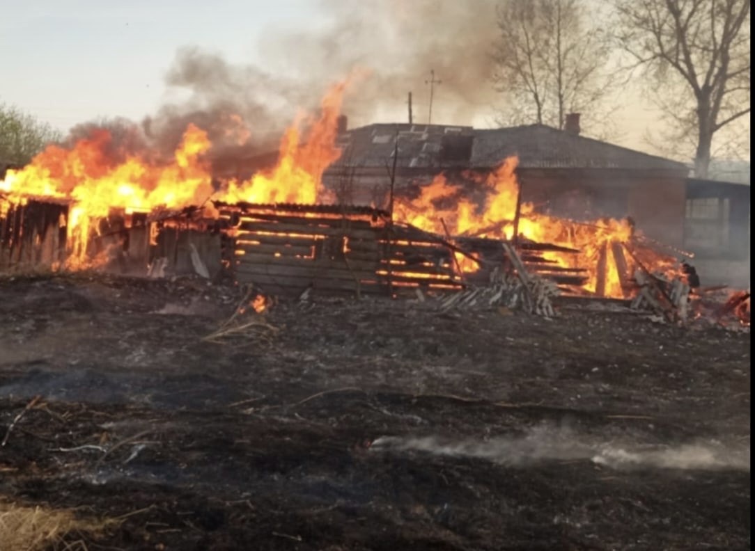 В Первомай горели дома в Соболях и Среднем Бугалыше Красноуфимск Онлайн