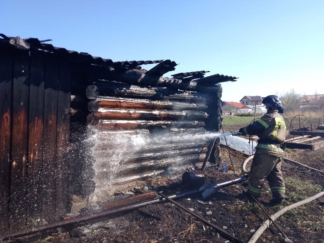 За сухую траву у дома и несвоевременный вывоз отходов с контейнерных  площадок можно получить штраф Красноуфимск Онлайн