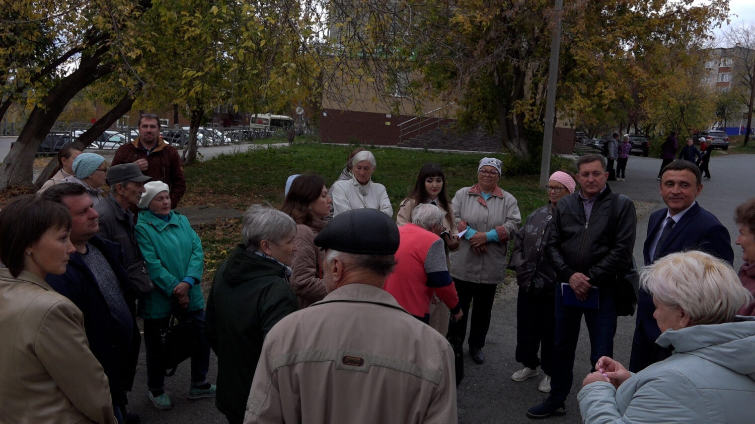 Встречи Главы города с жителями микрорайонов продолжаются Красноуфимск  Онлайн