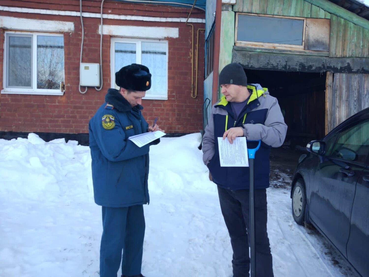 Огнеборцы 73 пожарно-спасательной части провели инструктажи с гражданами  Красноуфимск Онлайн