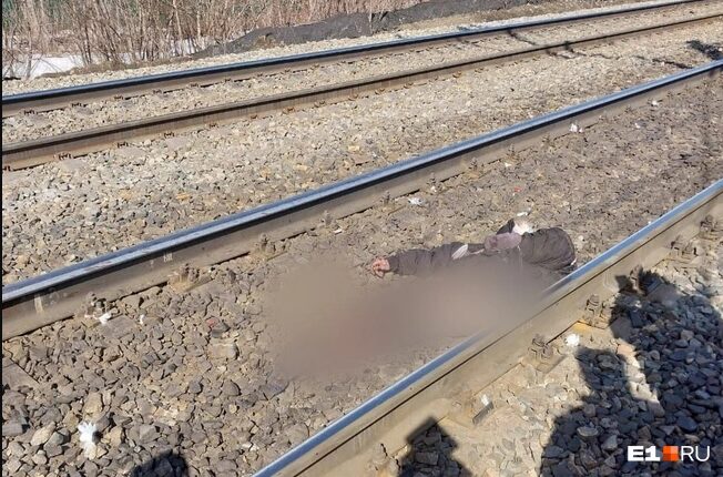 В Красноуфимске пассажирский поезд насмерть сбил 20-летнего парня