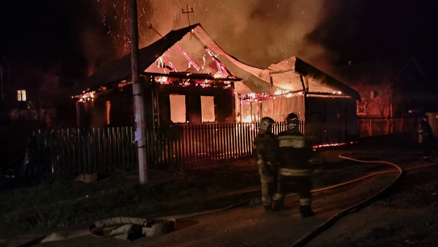 В ночном пожаре погиб житель Красноуфимска Красноуфимск Онлайн