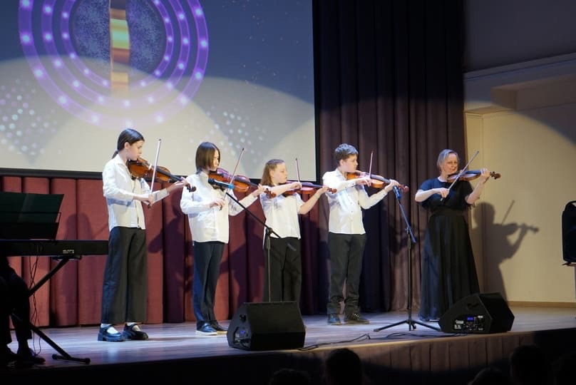 Подарок музыки и творчества: школа №3 и детская школа искусств вместе создают мелодии мечты
