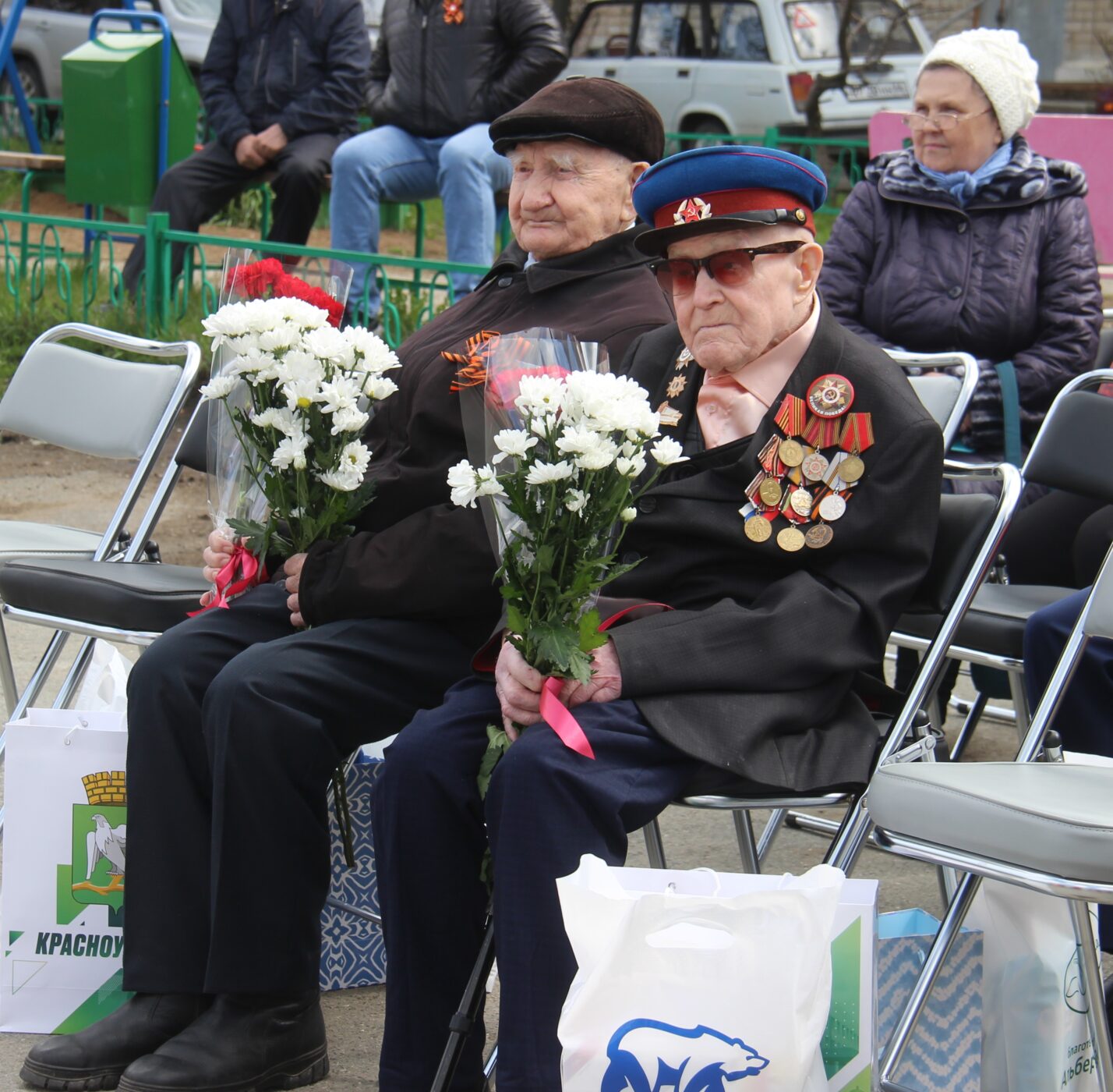 «Песня под окном ветерана»: в Красноуфимске поздравили участников Великой Отечественной войны